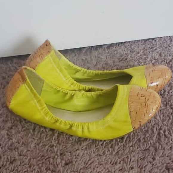 BCBGeneration Womens Elley Cork Ballet Flat Shoes Yellow Cap Toe Slip Ons 9.5B🌴 - Picture 6 of 10